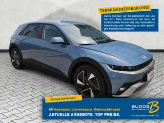 Schräge Frontansicht auf einen Hyundai IONIQ 5 , freigestellt
