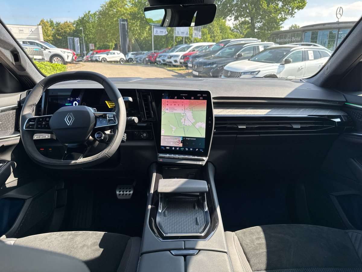 Fahrzeugbild eines Renault Rafale