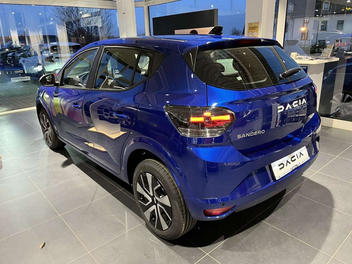Fahrzeugbild eines Dacia Sandero