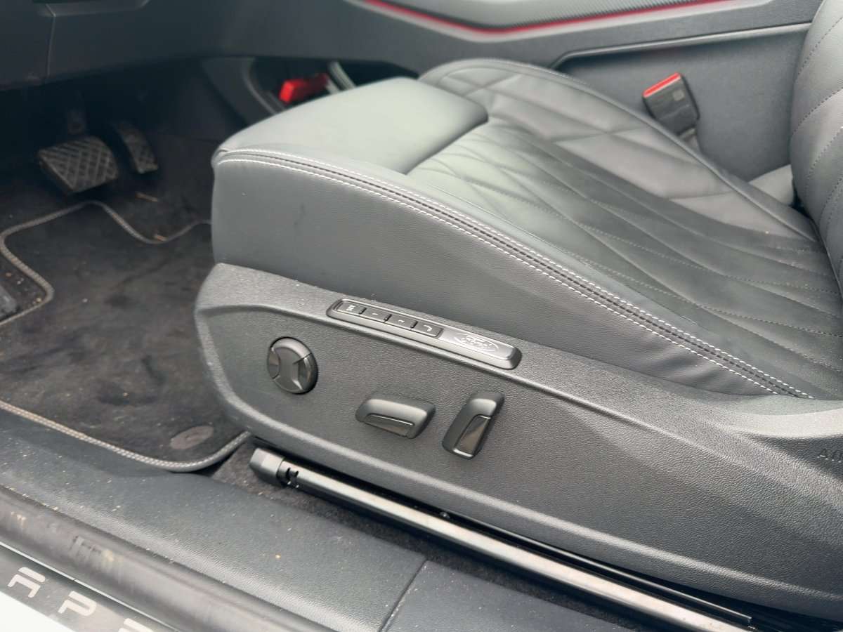 Fahrzeugbild eines Ford Capri