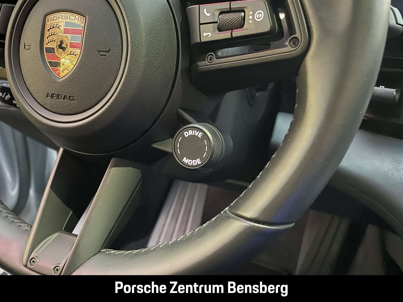 Fahrzeugbild eines Porsche Taycan