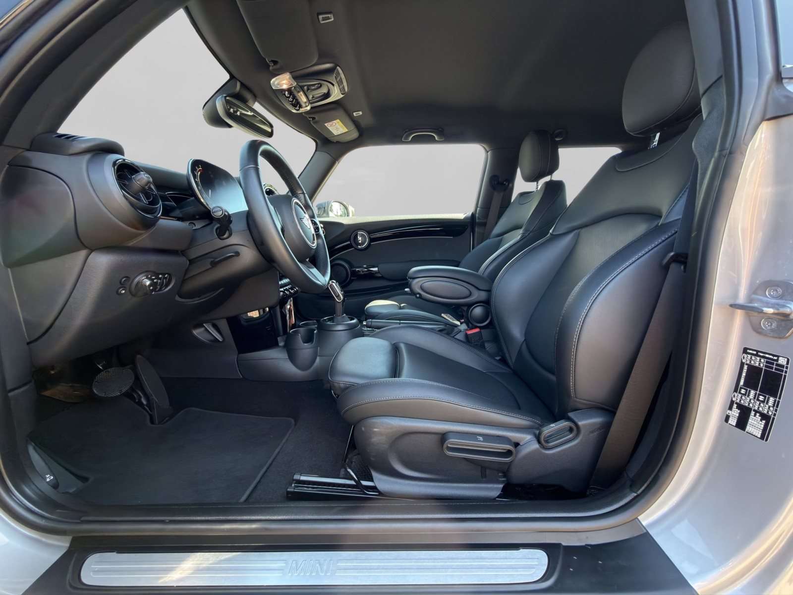 Fahrzeugbild eines MINI COOPER