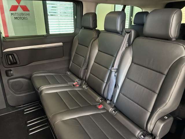 Fahrzeugbild eines Peugeot Traveller