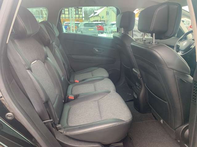 Fahrzeugbild eines Renault Grand Scénic