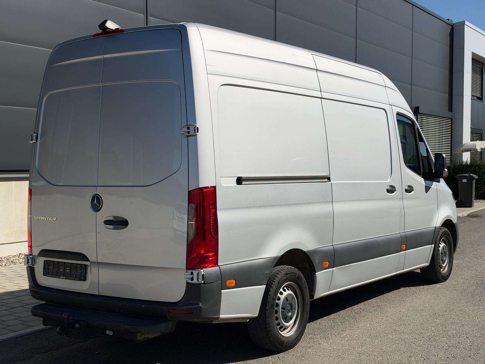 Fahrzeugbild eines Mercedes-Benz Sprinter
