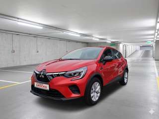 Schräge Frontansicht auf einen Mitsubishi ASX , freigestellt