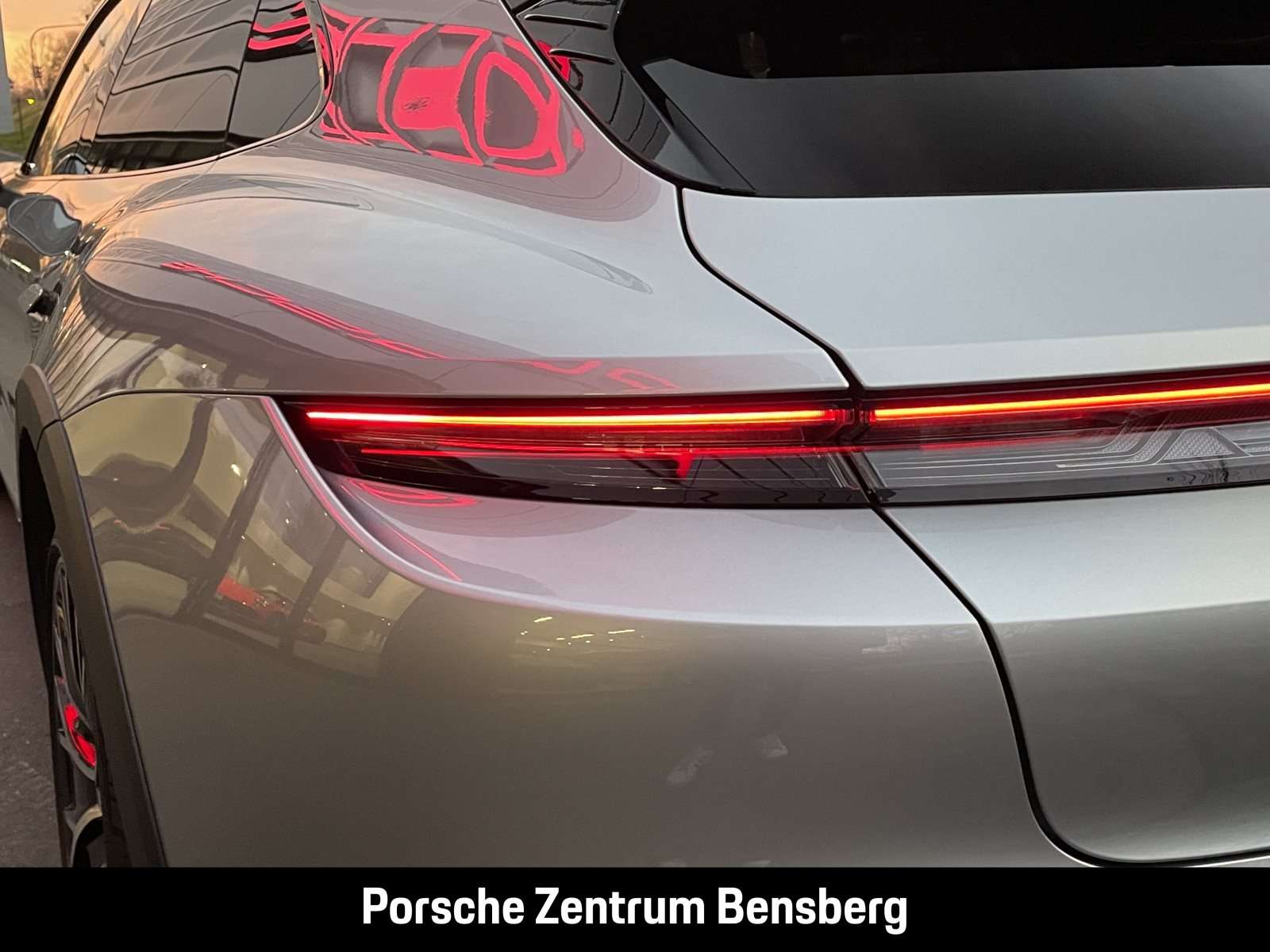 Fahrzeugbild eines Porsche Taycan