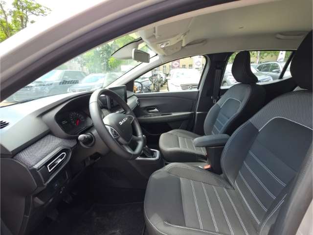 Fahrzeugbild eines Dacia Sandero