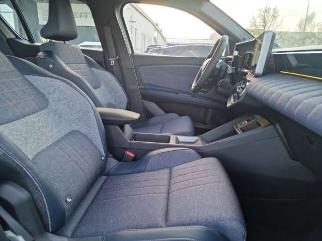 Fahrzeugbild eines Renault 4 E-TECH