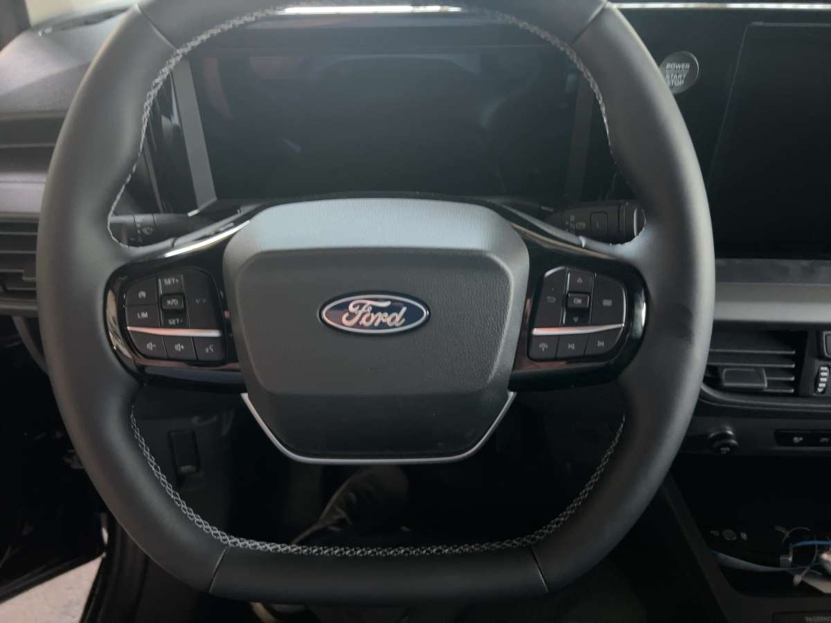 Fahrzeugbild eines Ford Transit Courier