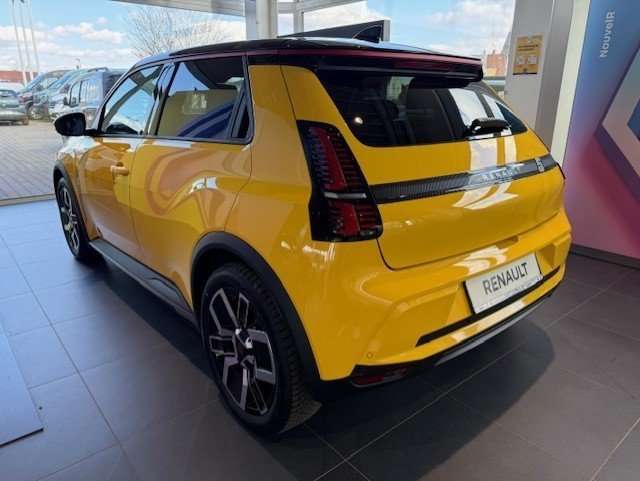 Fahrzeugbild eines Renault 5 E-TECH