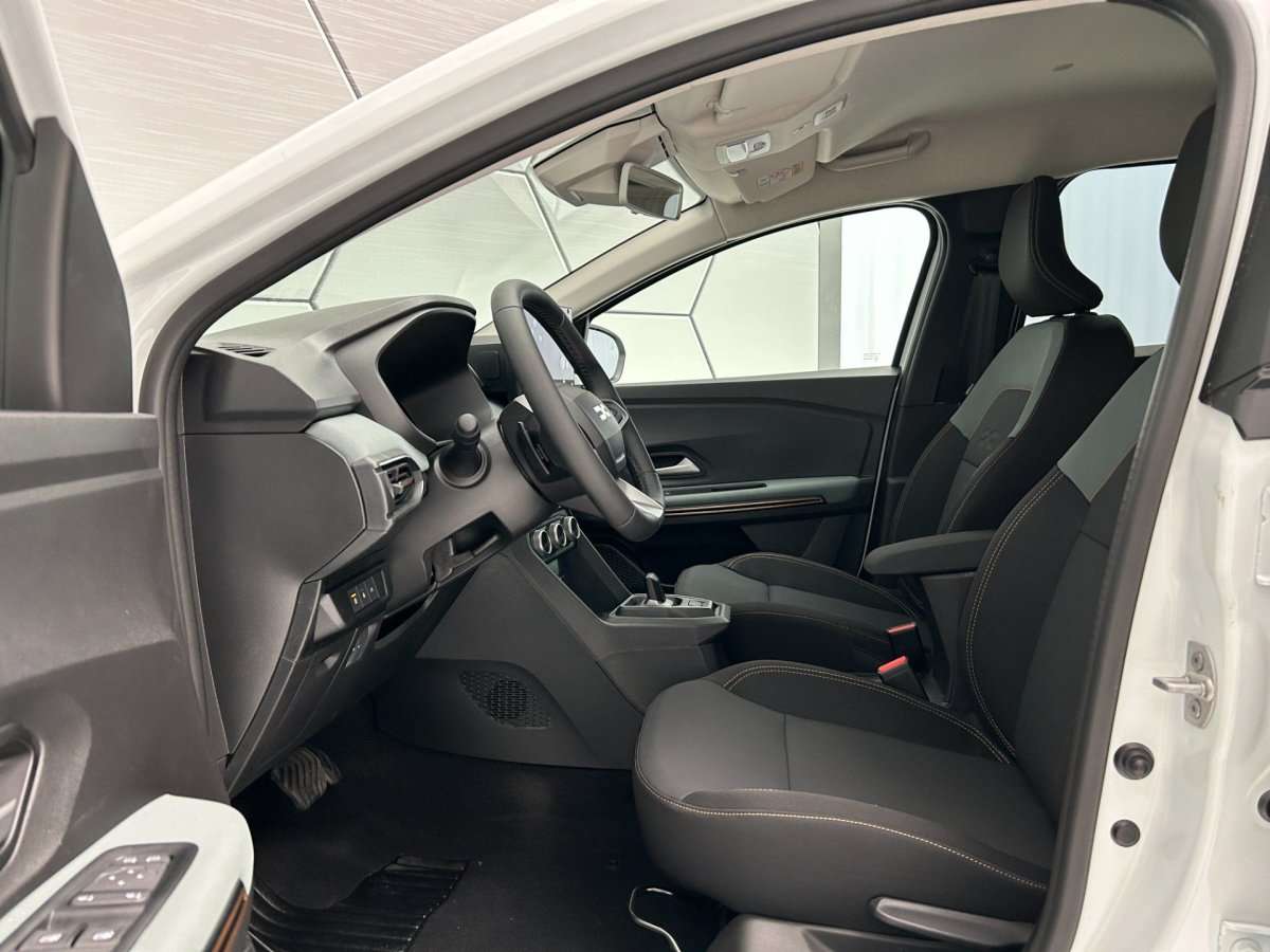 Fahrzeugbild eines Dacia Jogger