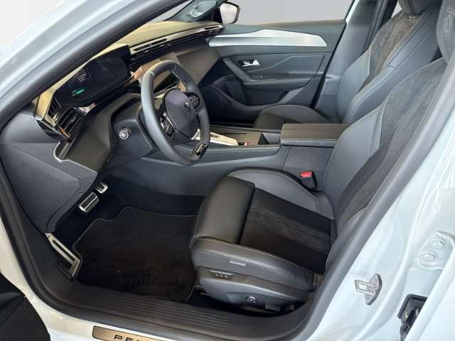 Fahrzeugbild eines Peugeot 408