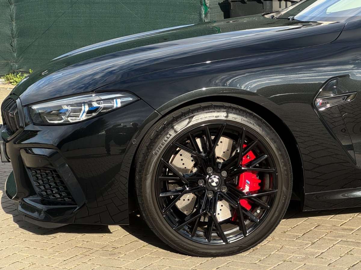 Fahrzeugbild eines BMW 8er-Reihe