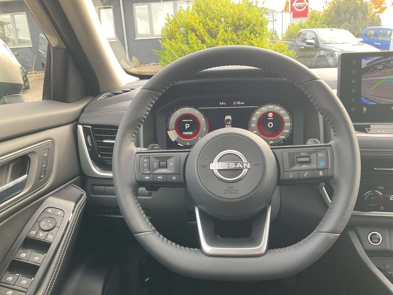 Fahrzeugbild eines Nissan X-TRAIL