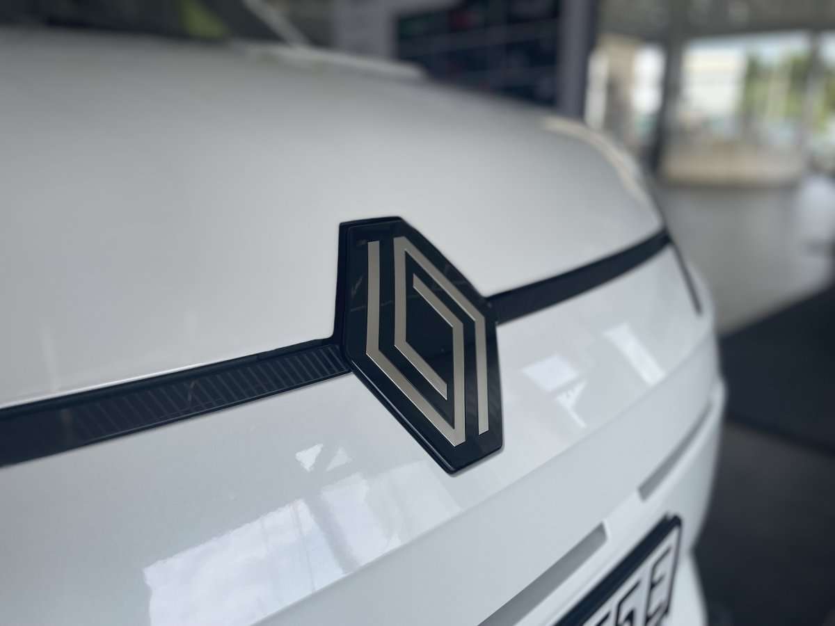 Fahrzeugbild eines Renault 5 E-TECH