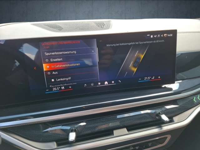 Fahrzeugbild eines BMW X6