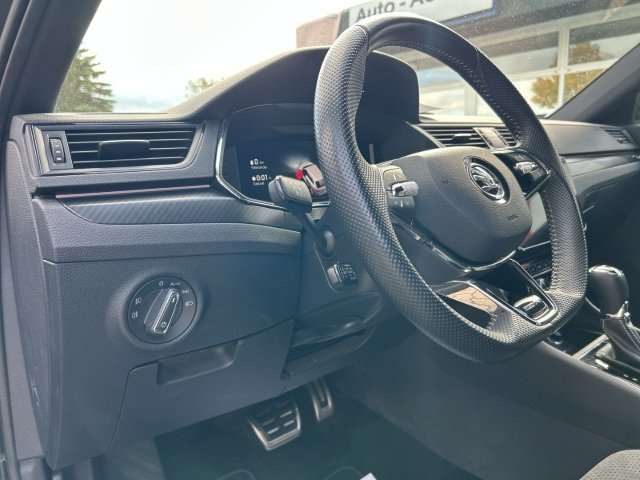 Fahrzeugbild eines Skoda Superb