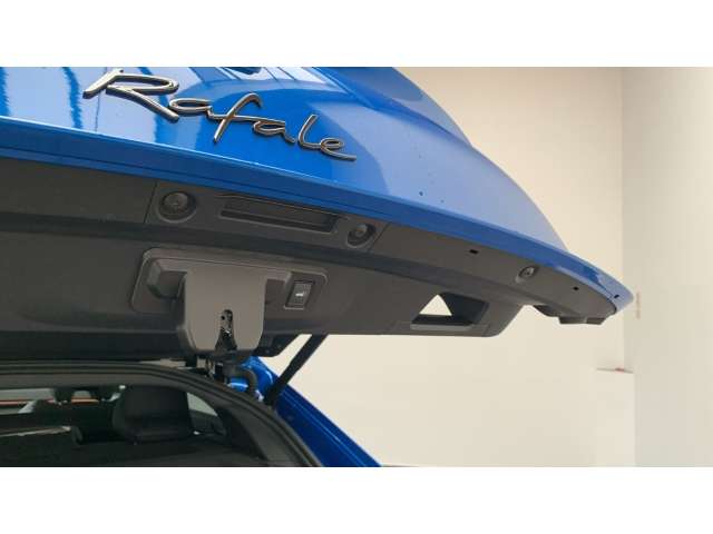 Fahrzeugbild eines Renault Rafale