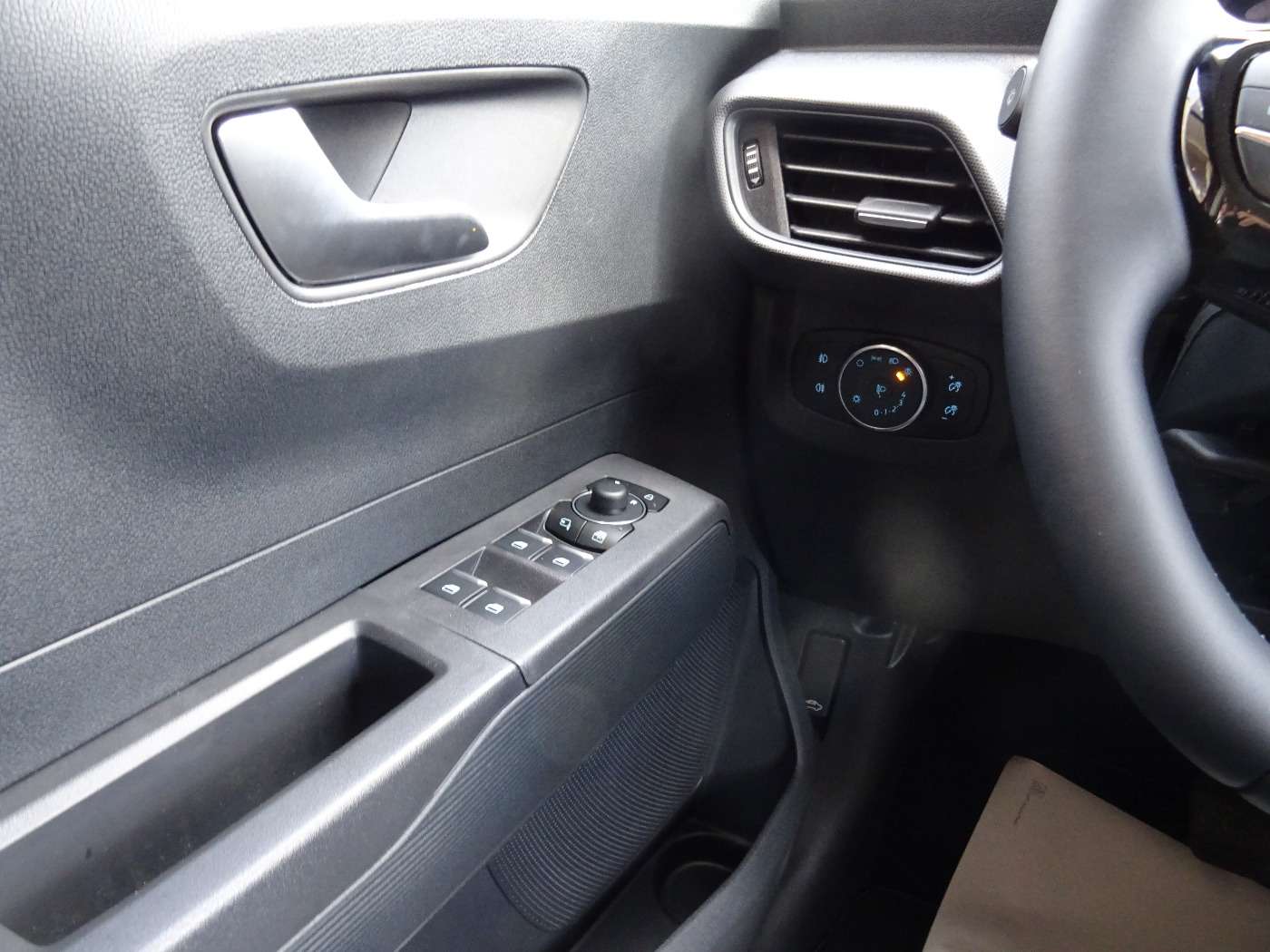 Fahrzeugbild eines Ford Tourneo Courier