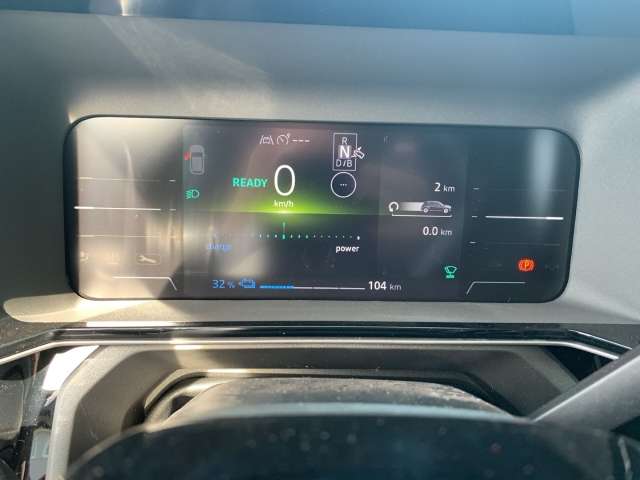Fahrzeugbild eines Renault 4 E-TECH