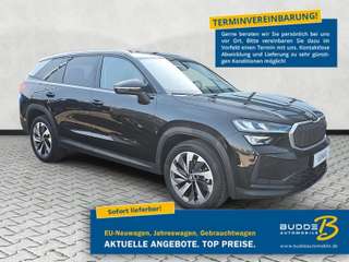 Schräge Frontansicht auf einen Skoda Kodiaq , freigestellt