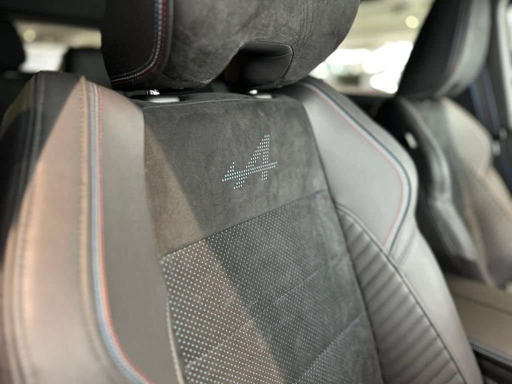 Fahrzeugbild eines Renault Rafale