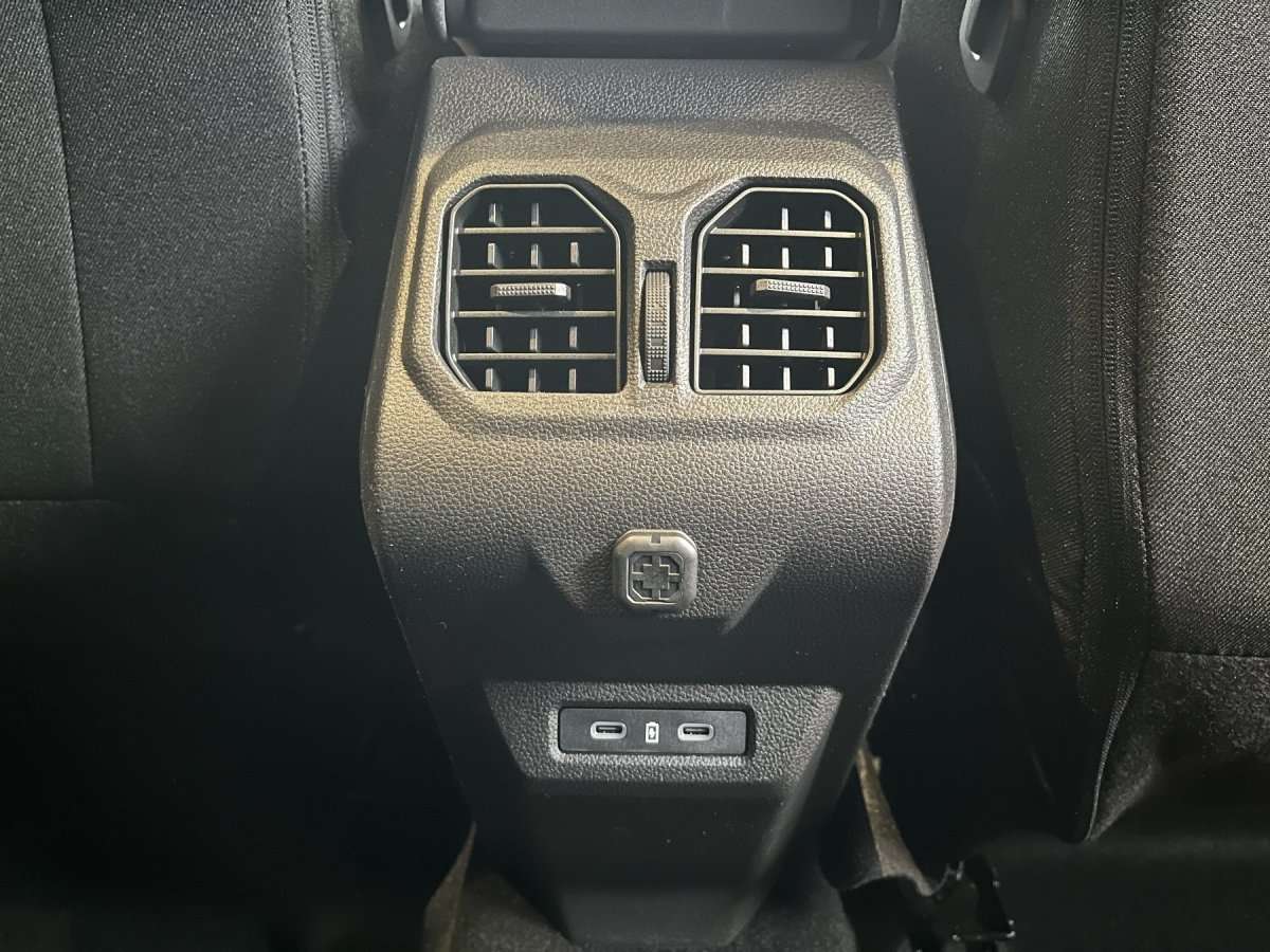 Fahrzeugbild eines Dacia Bigster