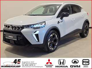 Schräge Frontansicht auf einen Mitsubishi ASX , freigestellt