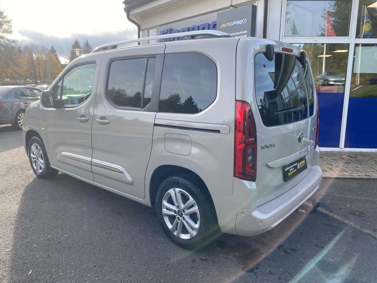 Fahrzeugbild eines Toyota Proace