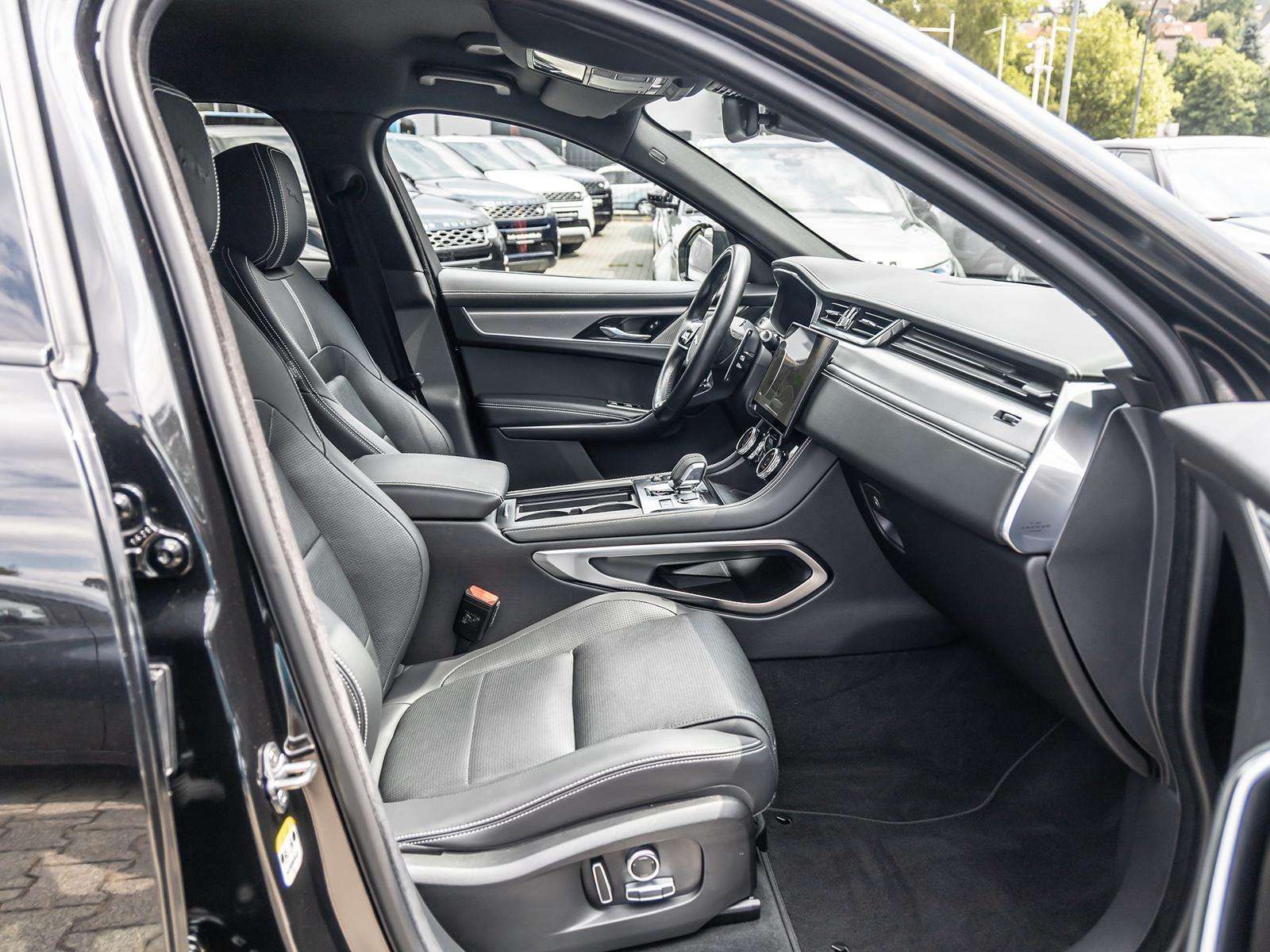Fahrzeugbild eines Jaguar F-PACE