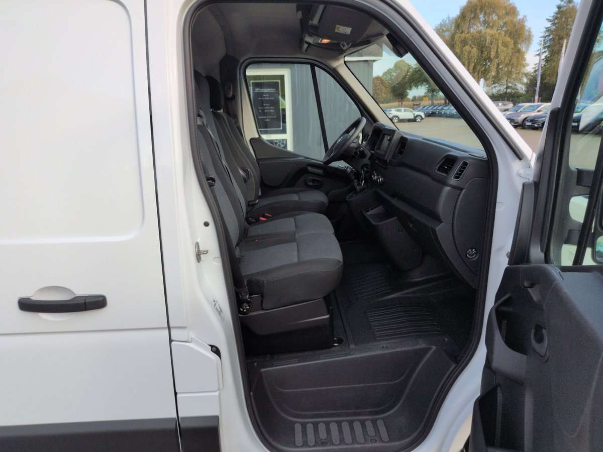 Fahrzeugbild eines Nissan Interstar