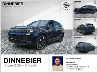 Schräge Frontansicht auf einen Opel Grandland X , freigestellt