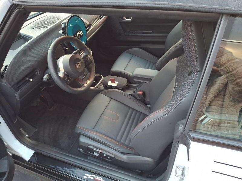 Fahrzeugbild eines MINI COOPER