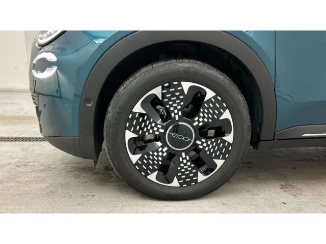 Fahrzeugbild eines Fiat 600 Elektro