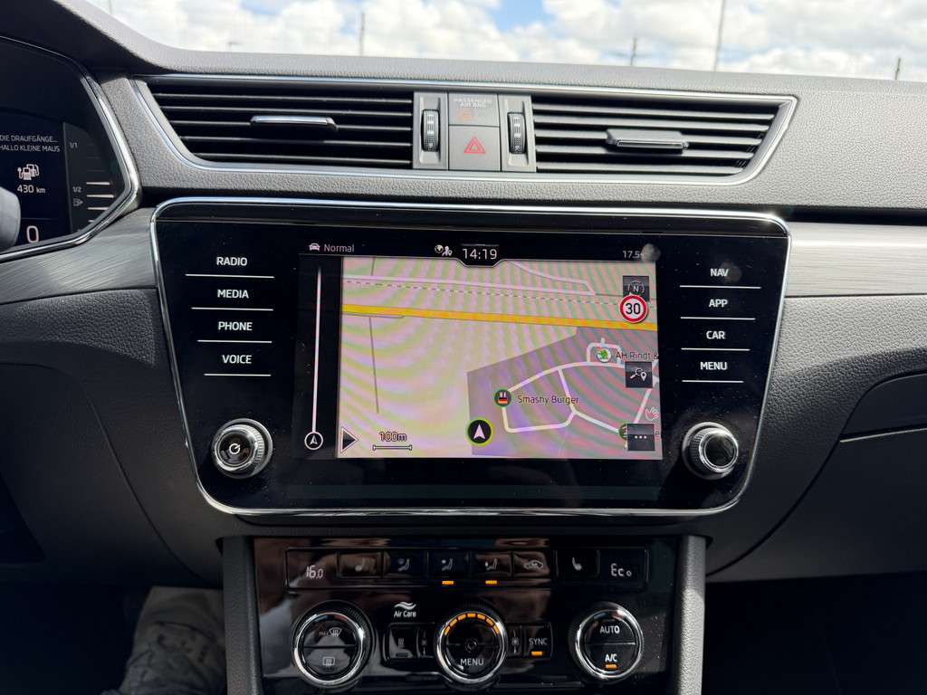 Fahrzeugbild eines Skoda Superb