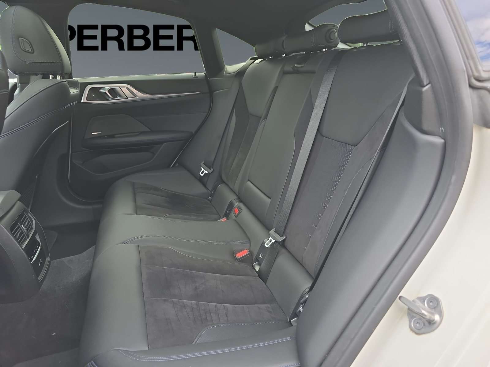 Fahrzeugbild eines BMW i4