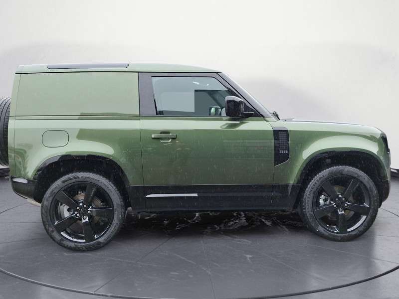 Fahrzeugbild eines Land Rover Defender