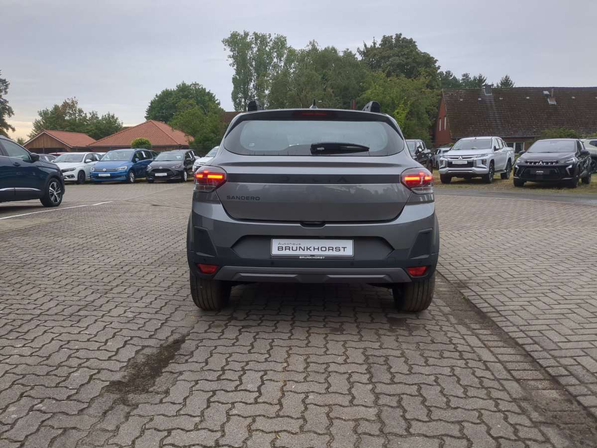 Fahrzeugbild eines Dacia Sandero