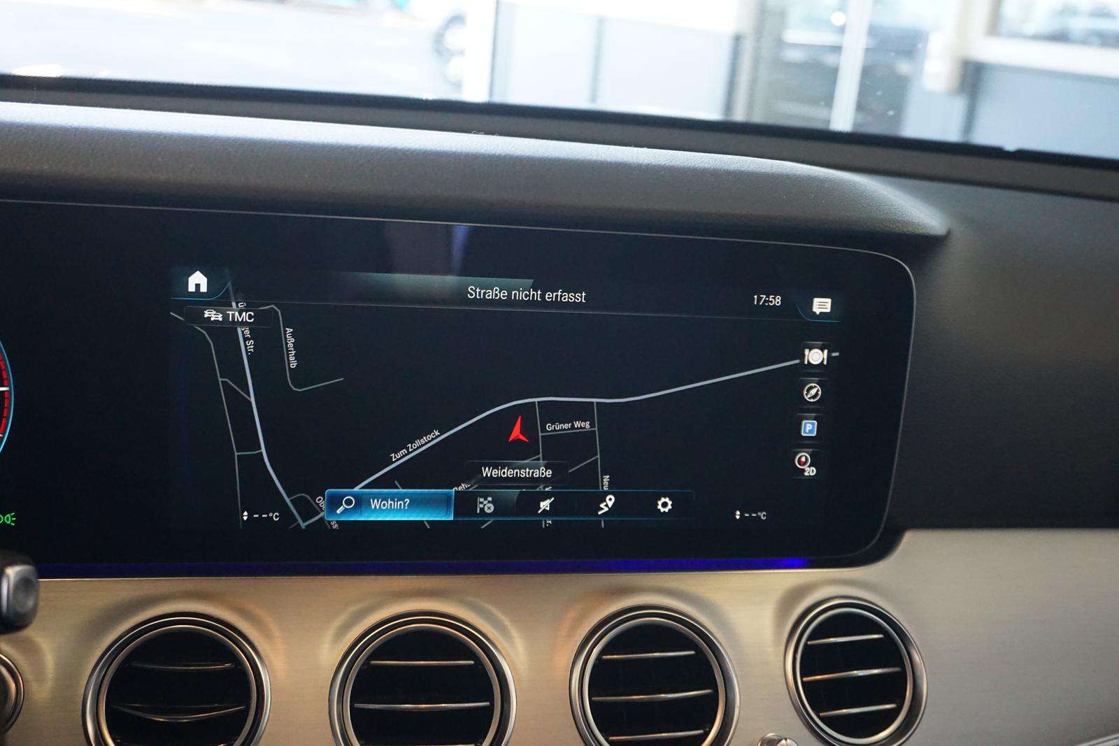 Fahrzeugbild eines Mercedes-Benz E-Klasse