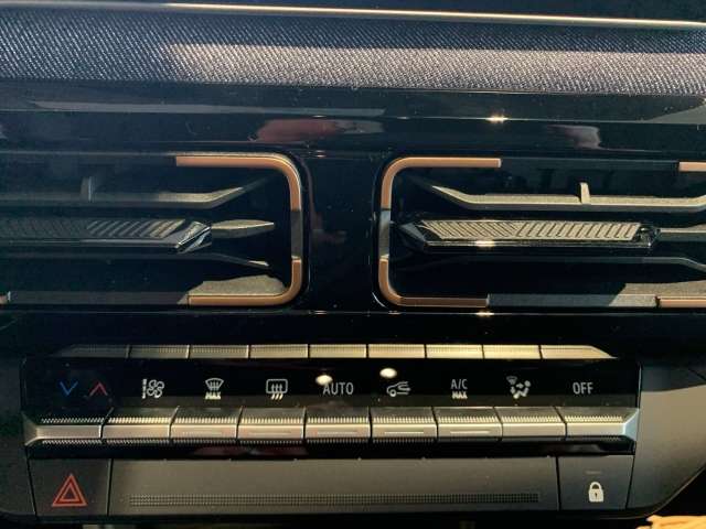 Fahrzeugbild eines Renault 4 E-TECH