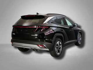 Schräge Frontansicht auf einen Hyundai Tucson , freigestellt