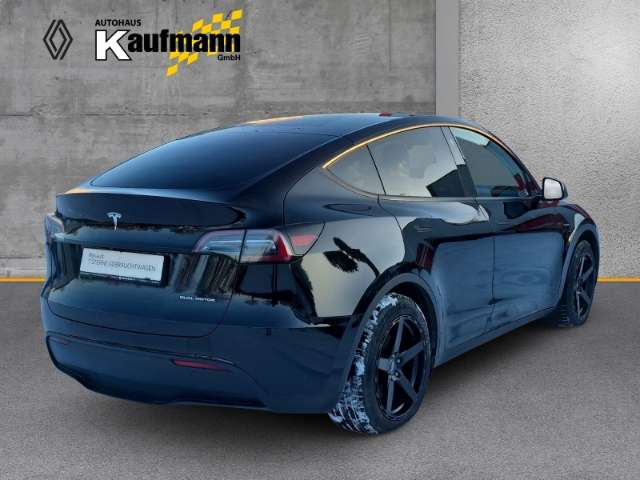 Fahrzeugbild eines TESLA Model Y