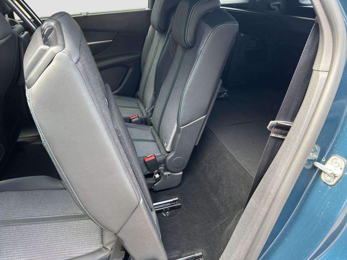 Fahrzeugbild eines Peugeot 5008