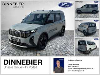 Schräge Frontansicht auf einen Ford Tourneo Courier , freigestellt
