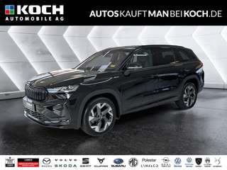 Schräge Frontansicht auf einen Skoda Kodiaq , freigestellt