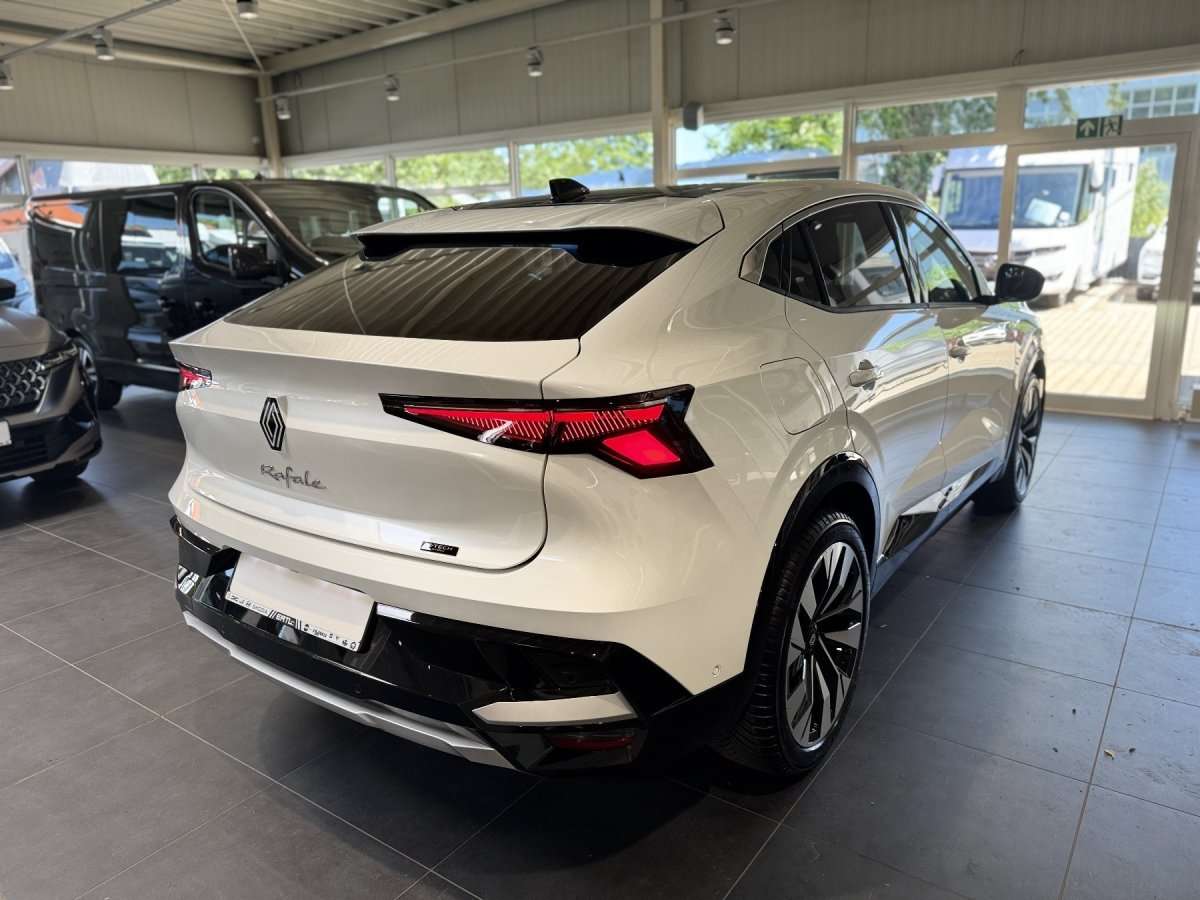 Fahrzeugbild eines Renault Rafale