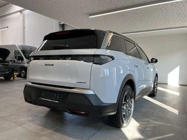 Fahrzeugbild eines Peugeot 5008