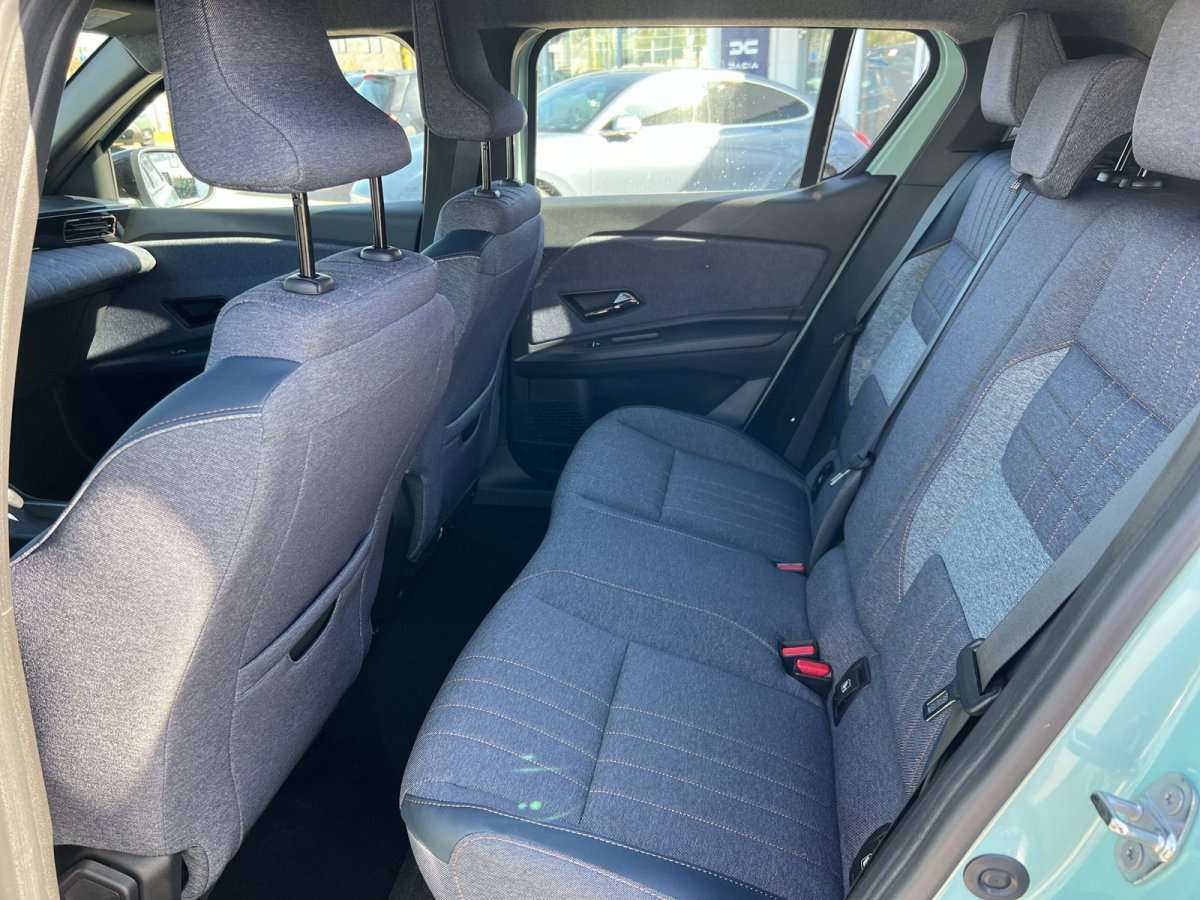 Fahrzeugbild eines Renault 4 E-TECH