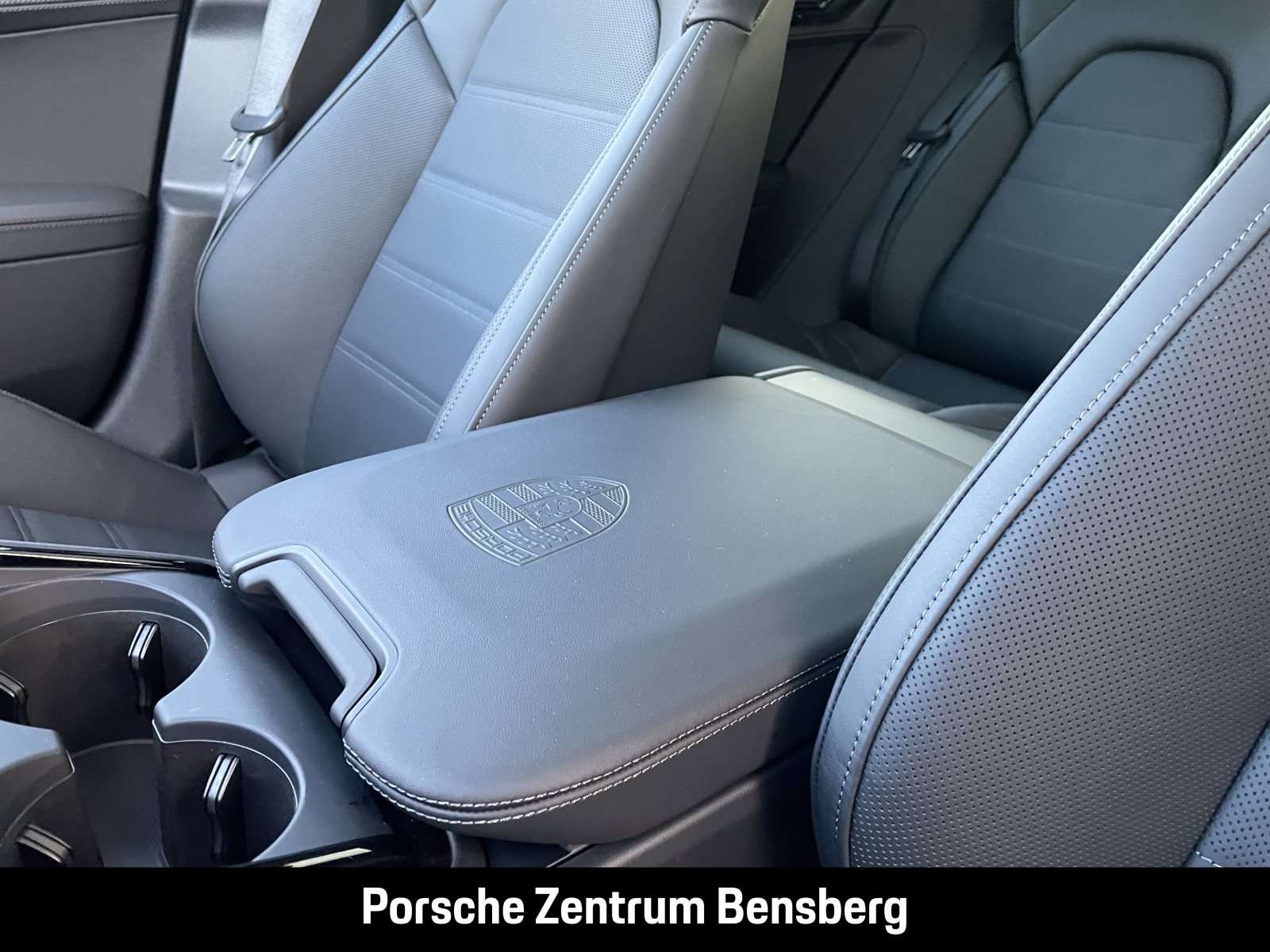 Fahrzeugbild eines Porsche Panamera